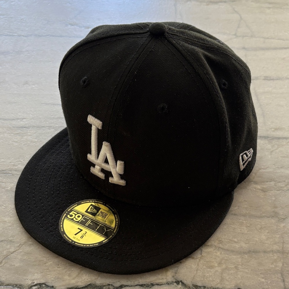 New Era Men’s Black and White LA Dodgers Baseball Cap